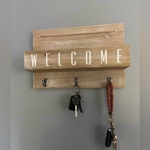 Welcome Key Hook Sign
